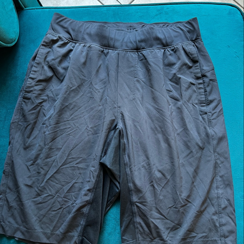 Lululemon size M mens athletic shorts.